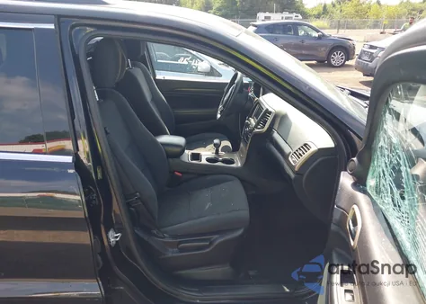 2015 Jeep Grand Cherokee Laredo z USA, uszkodzony, nr VIN 1C4RJFAG7FC643598